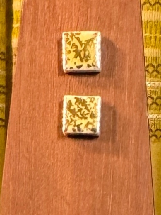 Vintage 60s paint on tile, long wood frame, signed Daniel Lareau, Boy Praying - Picture 4 of 7